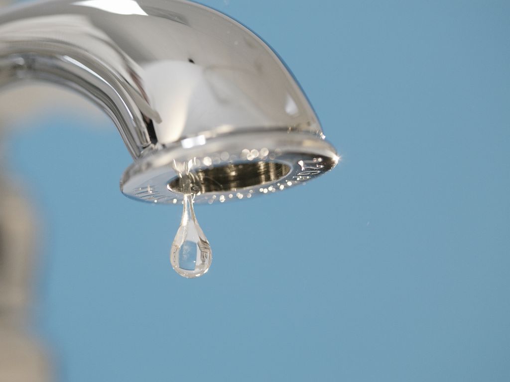11 Common Types Of Plumbing Emergencies And How To Handle Them 6 Close up shot of dripping faucet